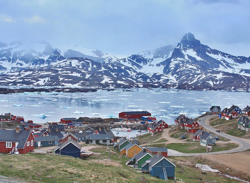 Greenland: Pulau Terbesar di Dunia Ini Simpan Pesona Tersembunyi